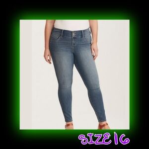 🪷 Torrid Jegging Skinny Super Stretch Mid-Rise Jean